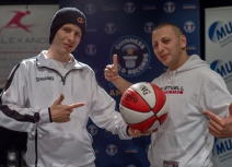 ©2012 GUINNESS WORLD RECORDS/ Bopping Light