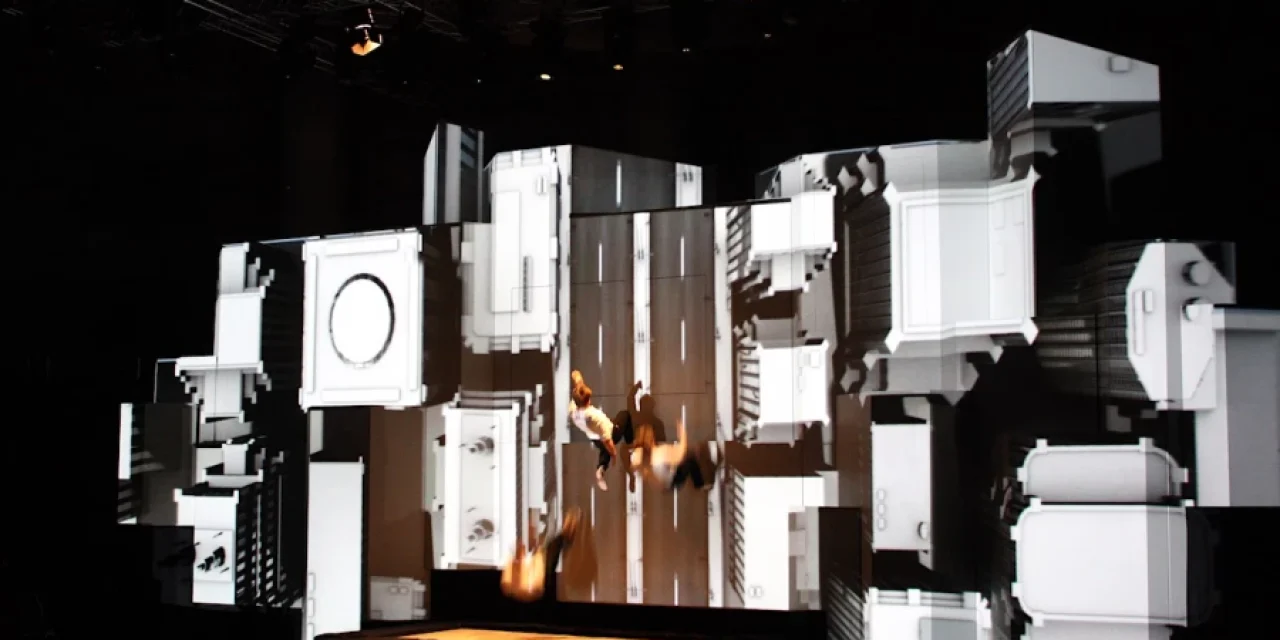 BREAKBALL® „The Wall“ – Trampolinshow mit LED-Trampwall & Luftakrobatik für Events weltweit | YOURACT