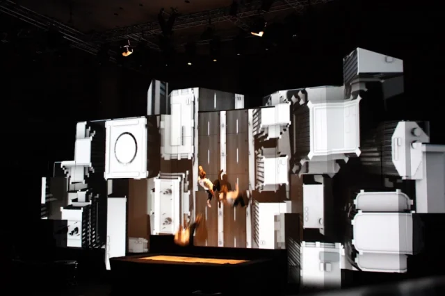 BREAKBALL® „The Wall“ – Trampolinshow mit LED-Trampwall & Luftakrobatik für Events weltweit | YOURACT