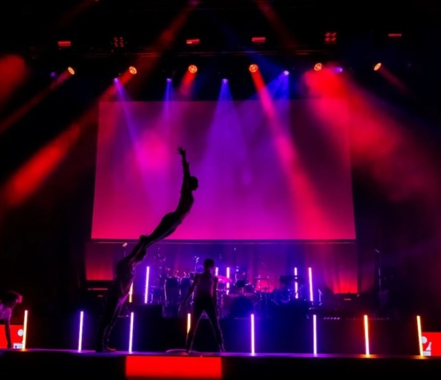 BREAKBALL® Air Artists in Action – Akrobatikshow buchen bei YOURACT!