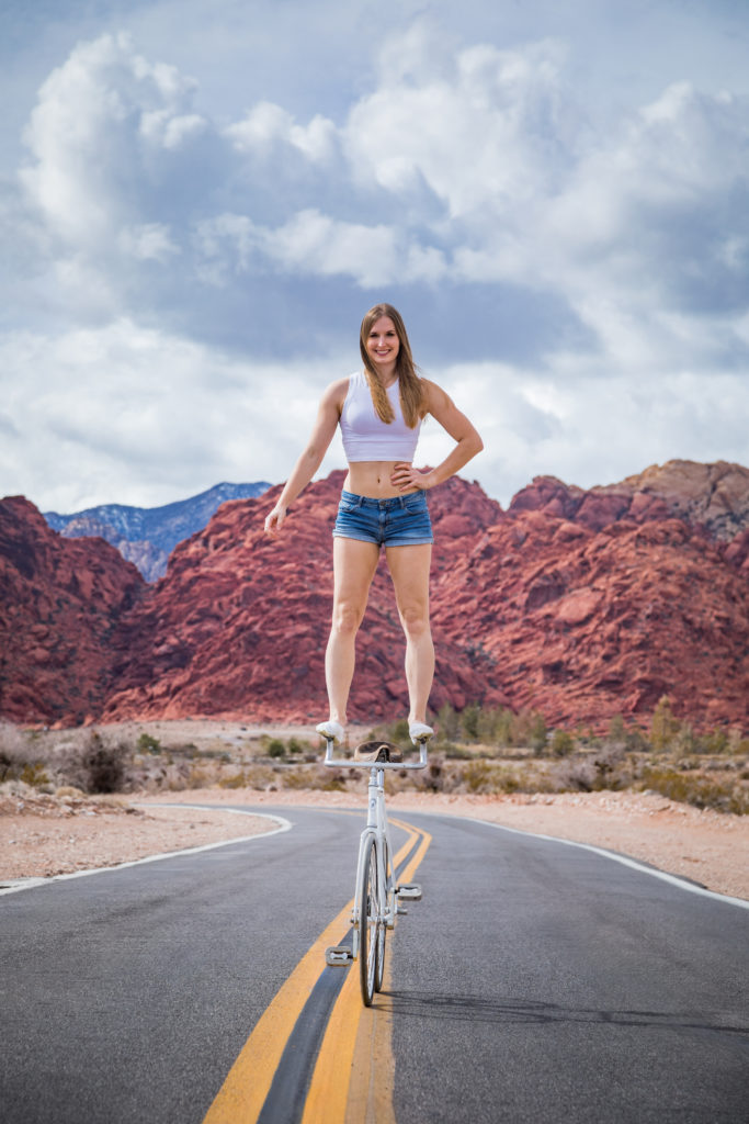 Book a Kunstrad-Show – Breakball® Flying Wheels Team