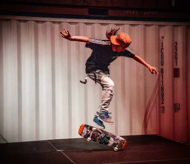 BREAKBALL® Flying Skateboard Wheels Team performing freestyle skateboard tricks – YOURACT Urban Entertainment Show